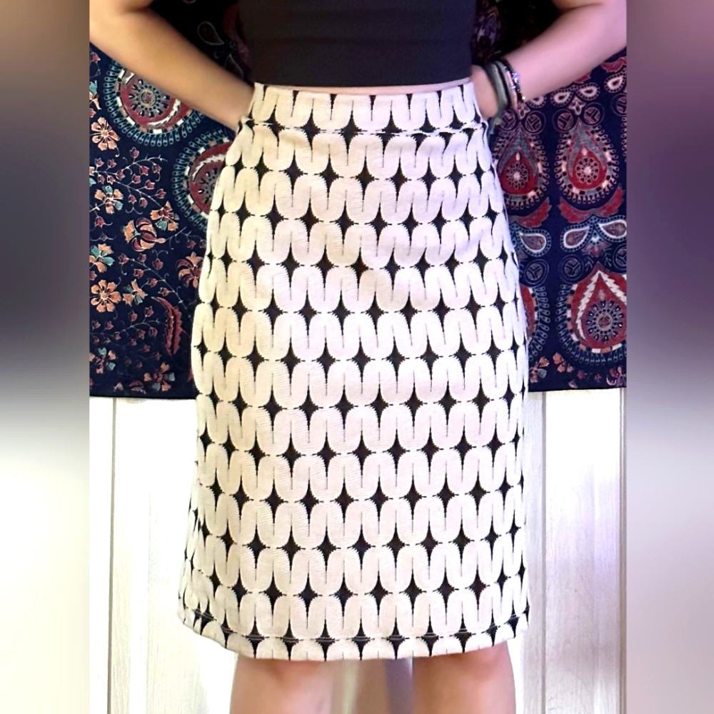 Stitch Fix pencil white and black skirt Size Large